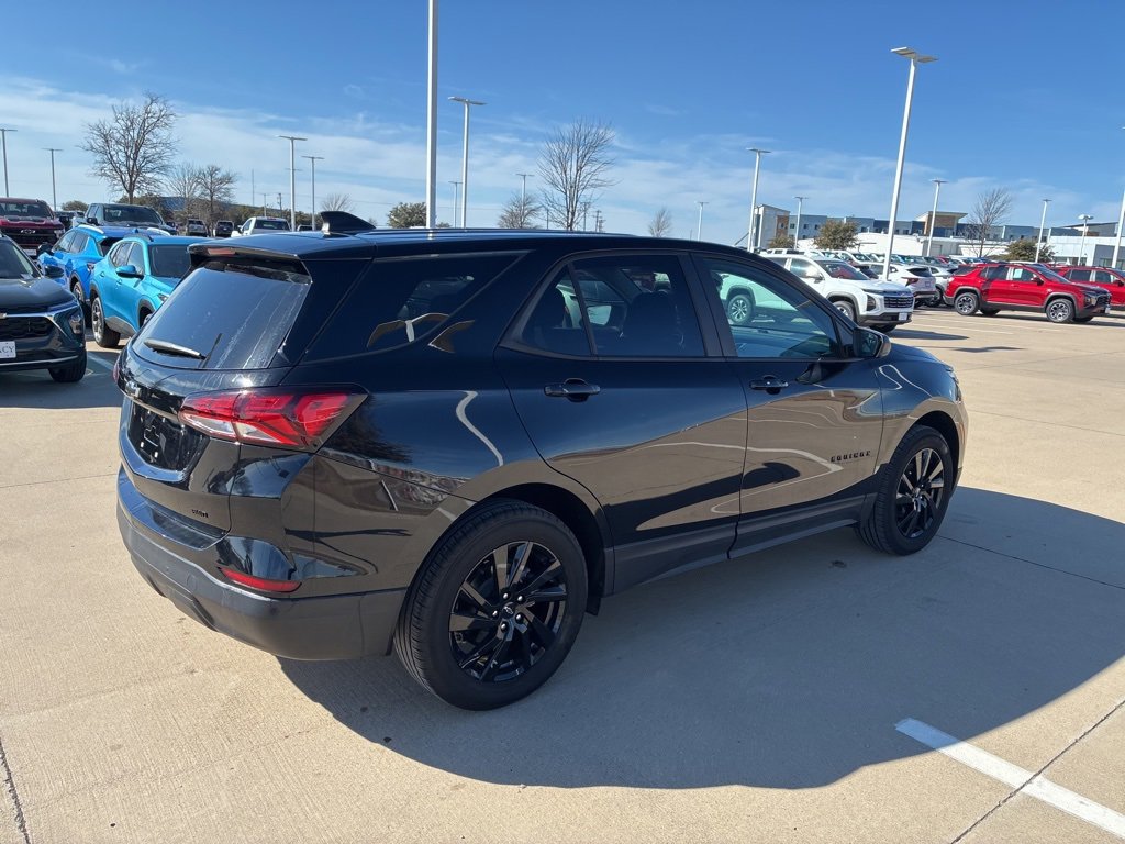 Used 2024 Chevrolet Equinox LS w/ LS Convenience Package image 4