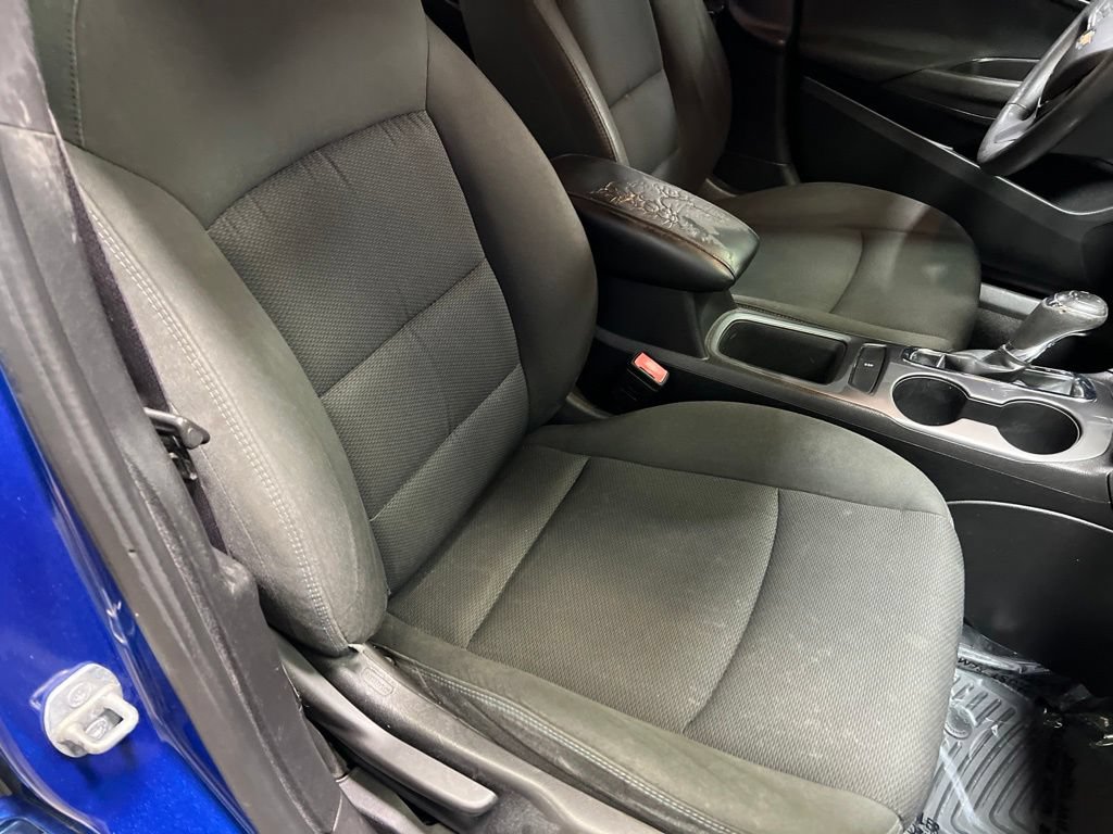 Used 2016 Chevrolet Cruze LT w/ Sun And Sound Package FWD image 9