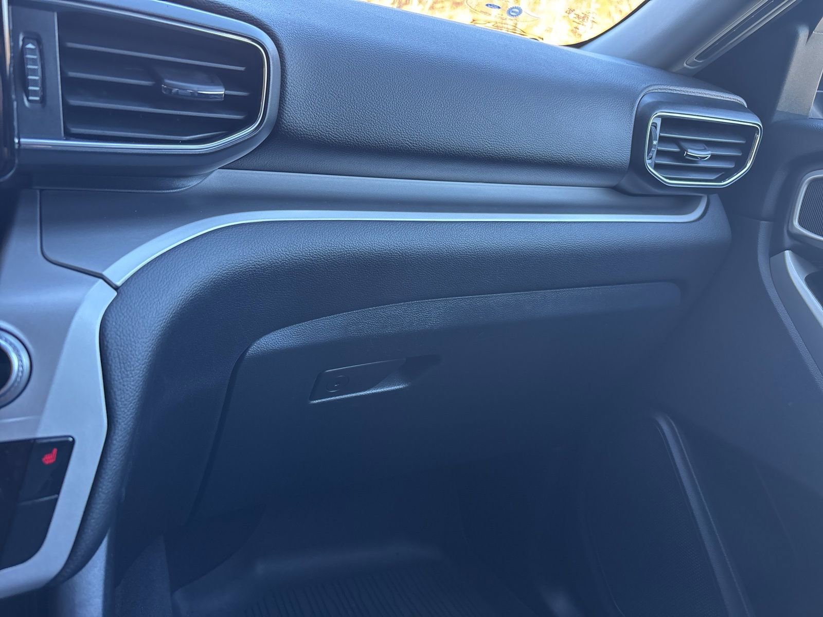 Certified 2022 Ford Explorer XLT w/ Equipment Group 202A image 37