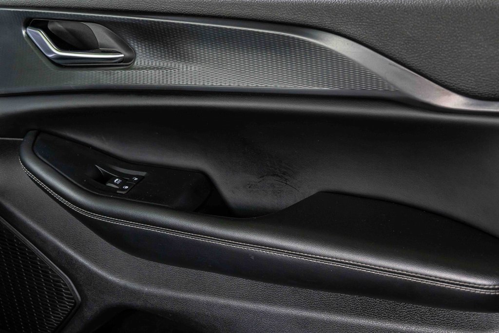 Used 2023 Jeep Grand Cherokee L Laredo image 15