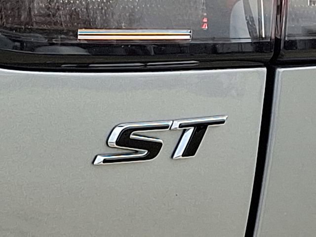 Used 2023 Buick Envision Essence w/ Sport Touring Package image 31