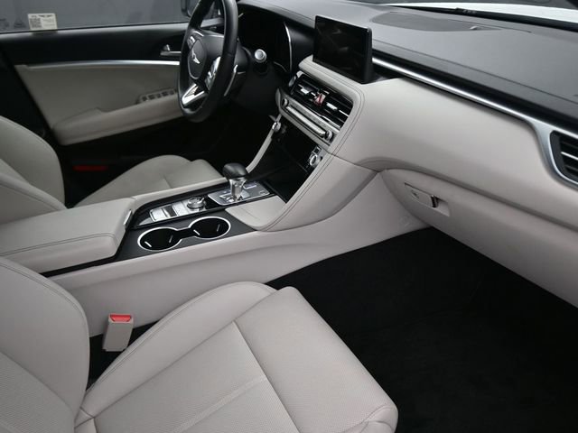 Used 2025 Genesis G70 2.5T RWD image 23
