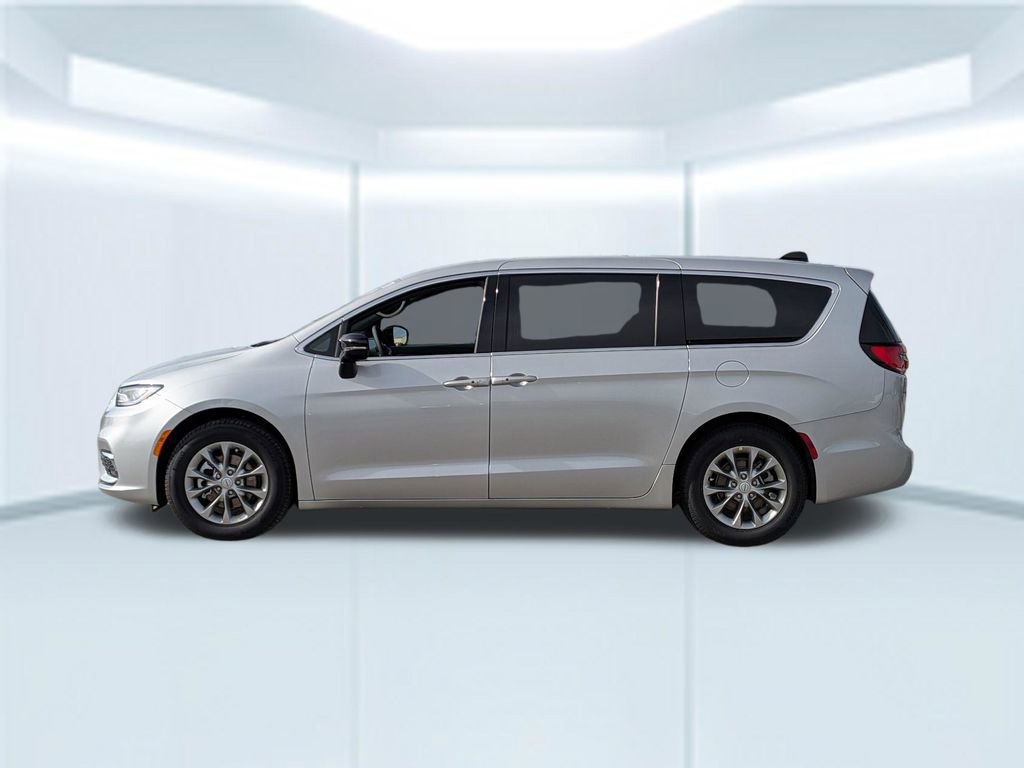 New 2026 Chrysler Pacifica Limited image 15
