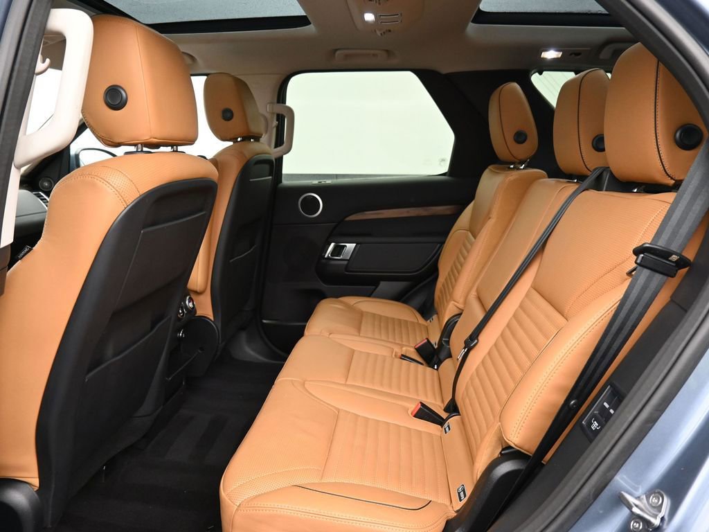 Used 2018 Land Rover Discovery HSE image 21