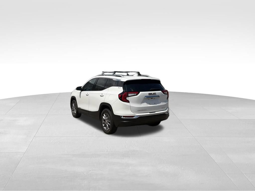 Used 2024 GMC Terrain SLT w/ Infotainment Package II AWD/4WD image 3