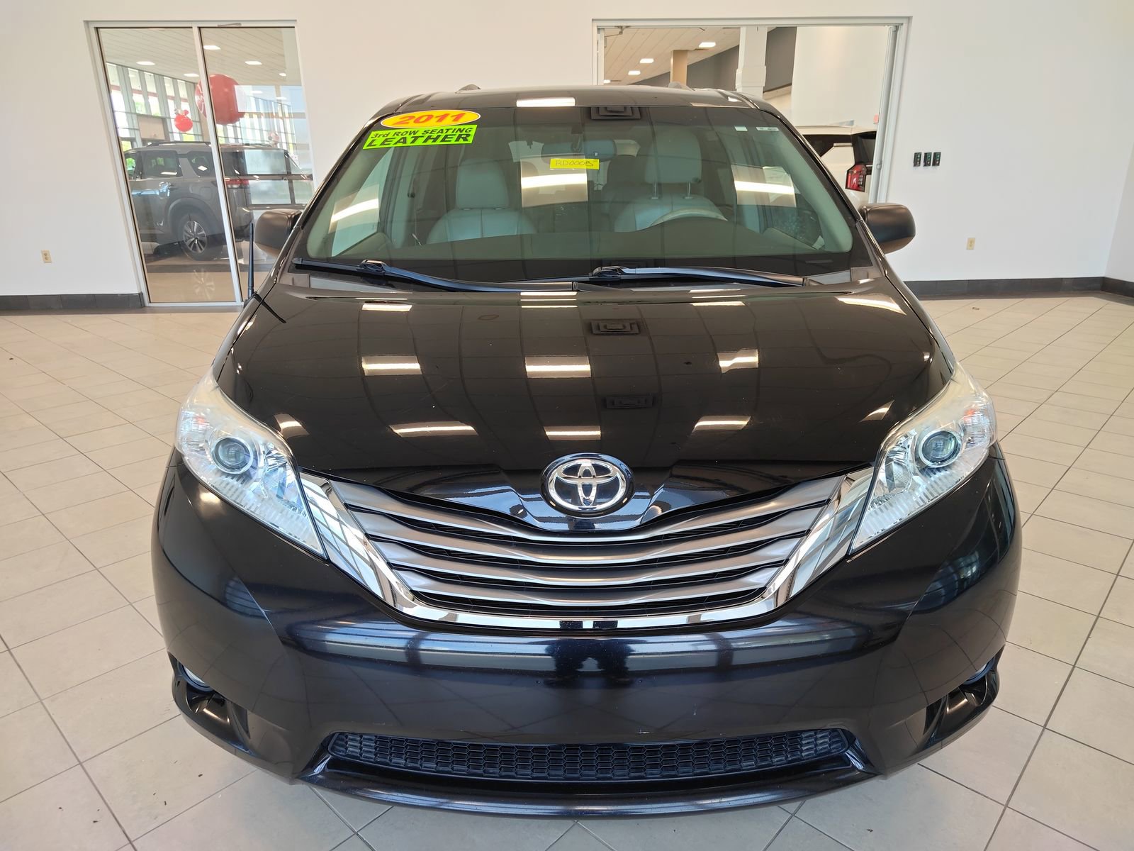 Used 2011 Toyota Sienna XLE FWD image 9