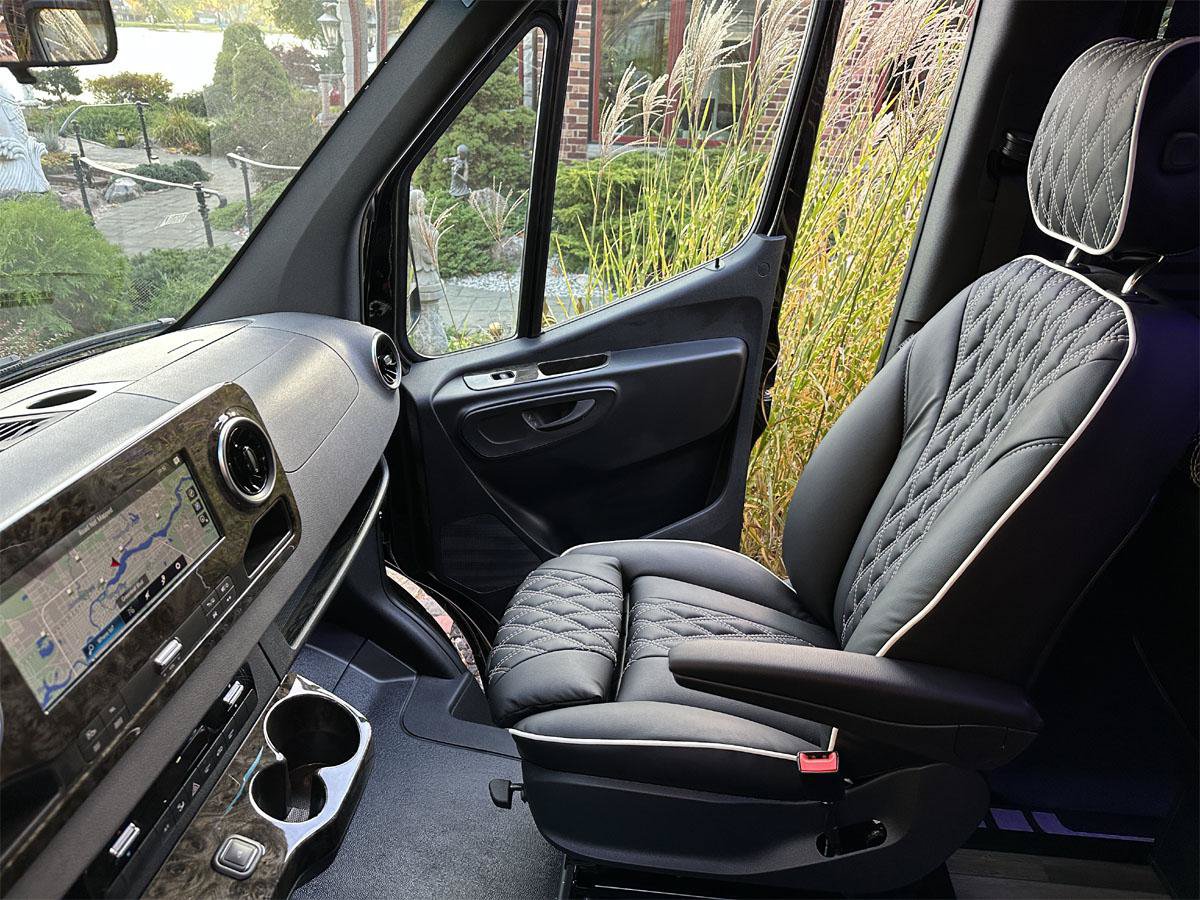 Used 2024 Mercedes-Benz Sprinter 3500 image 18