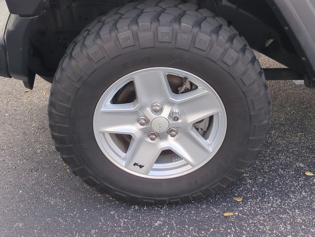 Used 2020 Jeep Gladiator Sport w/ Quick Order Package 24S AWD/4WD image 12