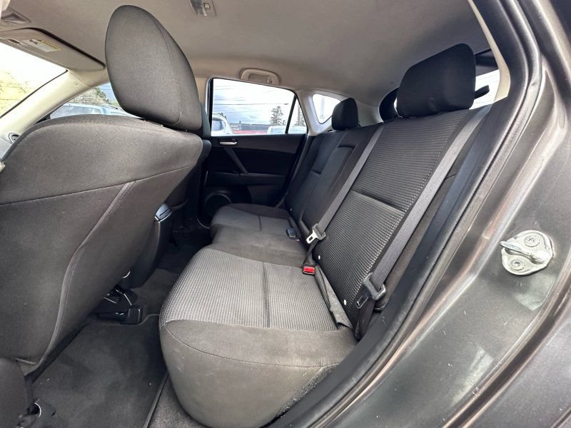 Used 2013 MAZDA MAZDA3 i Touring FWD image 12
