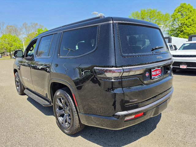 New 2026 Jeep Grand Wagoneer Limited w/ 8-Passenger Seating Package AWD/4WD image 10