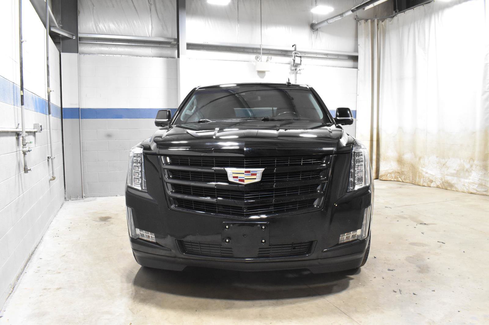 Used 2019 Cadillac Escalade Premium Luxury image 34