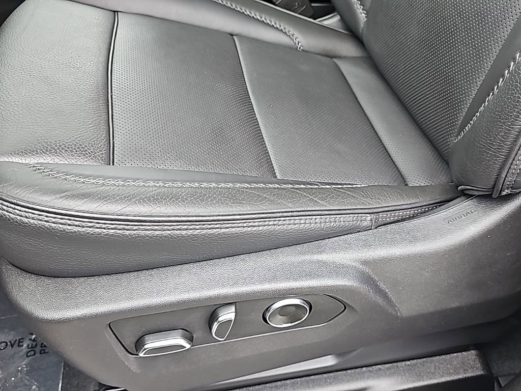 Certified 2025 GMC Yukon XL Denali image 16