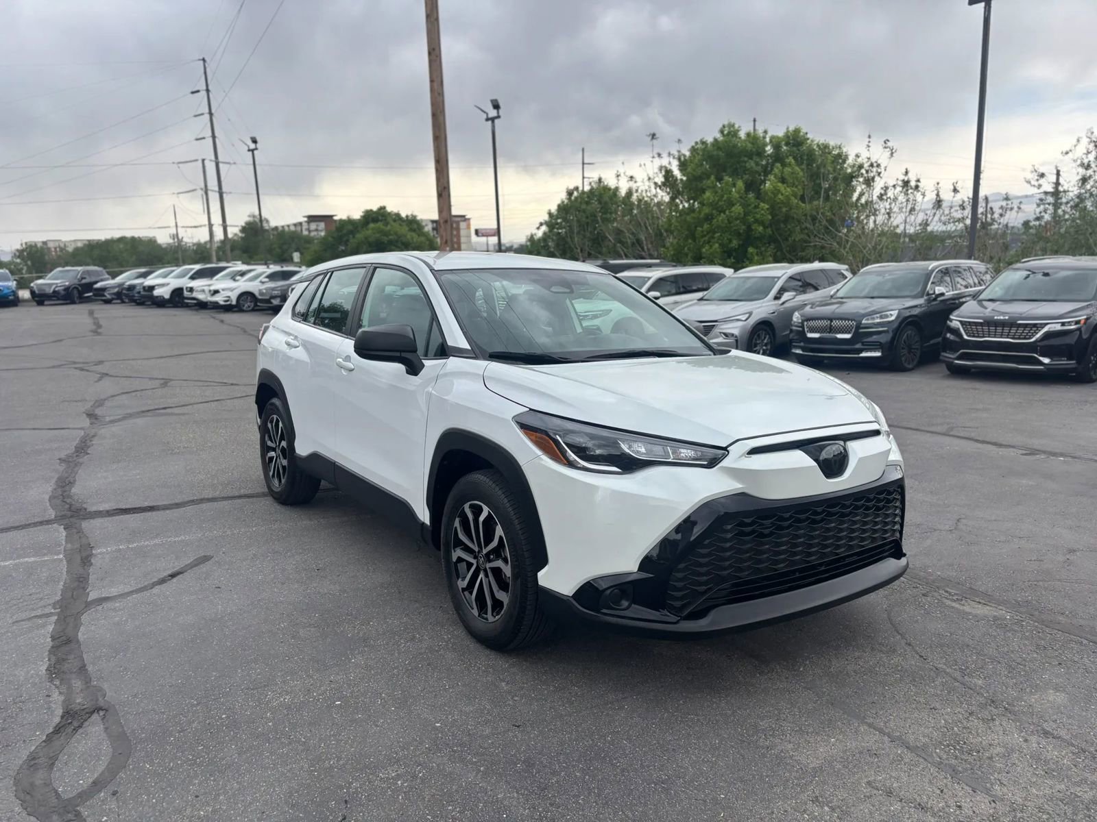Used 2023 Toyota Corolla Cross AWD Hybrid image 3