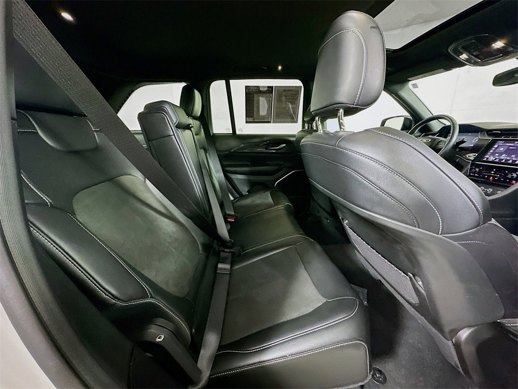 Used 2022 Jeep Grand Cherokee Altitude image 9