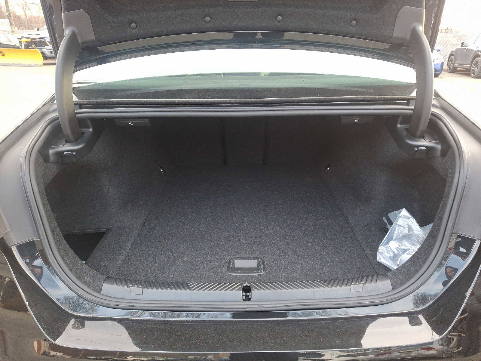 Used 2024 BMW i5 eDrive40i w/ Premium Package image 28