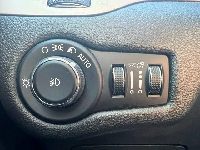 Used 2014 Jeep Cherokee Limited AWD/4WD image 11