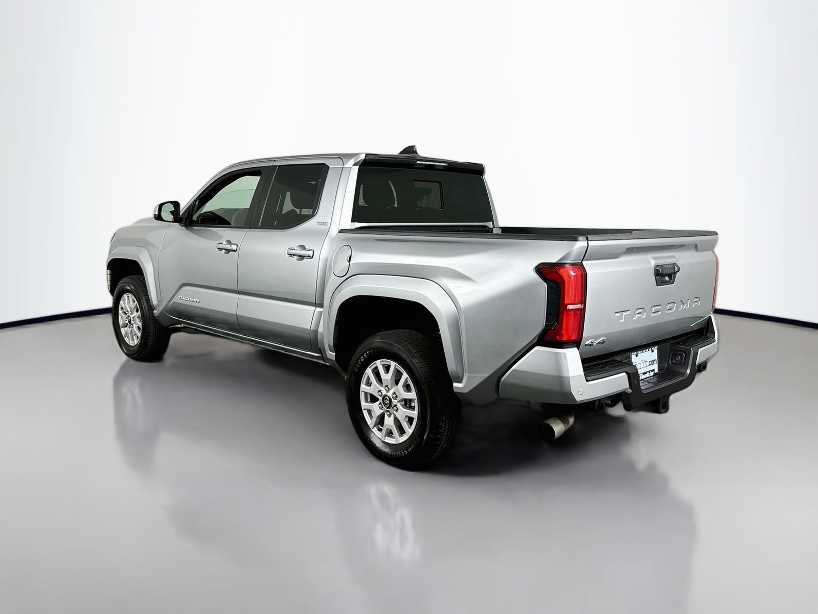 Certified 2025 Toyota Tacoma SR5 w/ SR5 Upgrade Package AWD/4WD image 5
