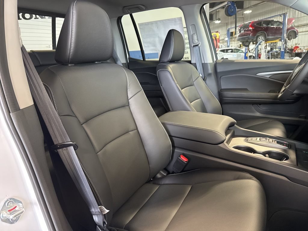 Certified 2025 Honda Ridgeline RTL image 28