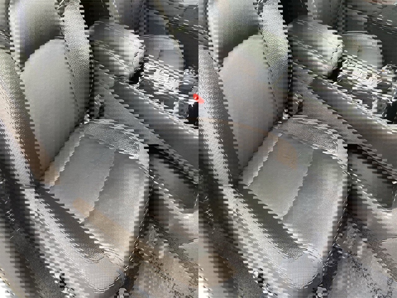 Used 2022 Nissan Pathfinder SL w/ Lighting Package (N92) image 10