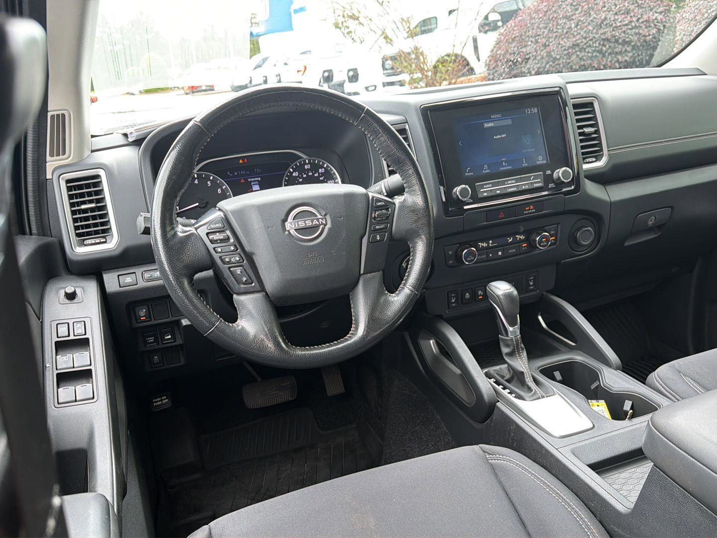 Used 2022 Nissan Frontier SV AWD/4WD image 17