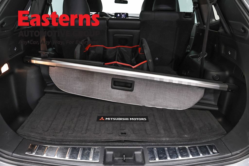 Used 2022 Mitsubishi Outlander SE image 9