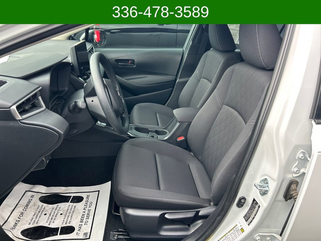 Used 2024 Toyota Corolla LE w/ LE Convenience Package FWD image 9