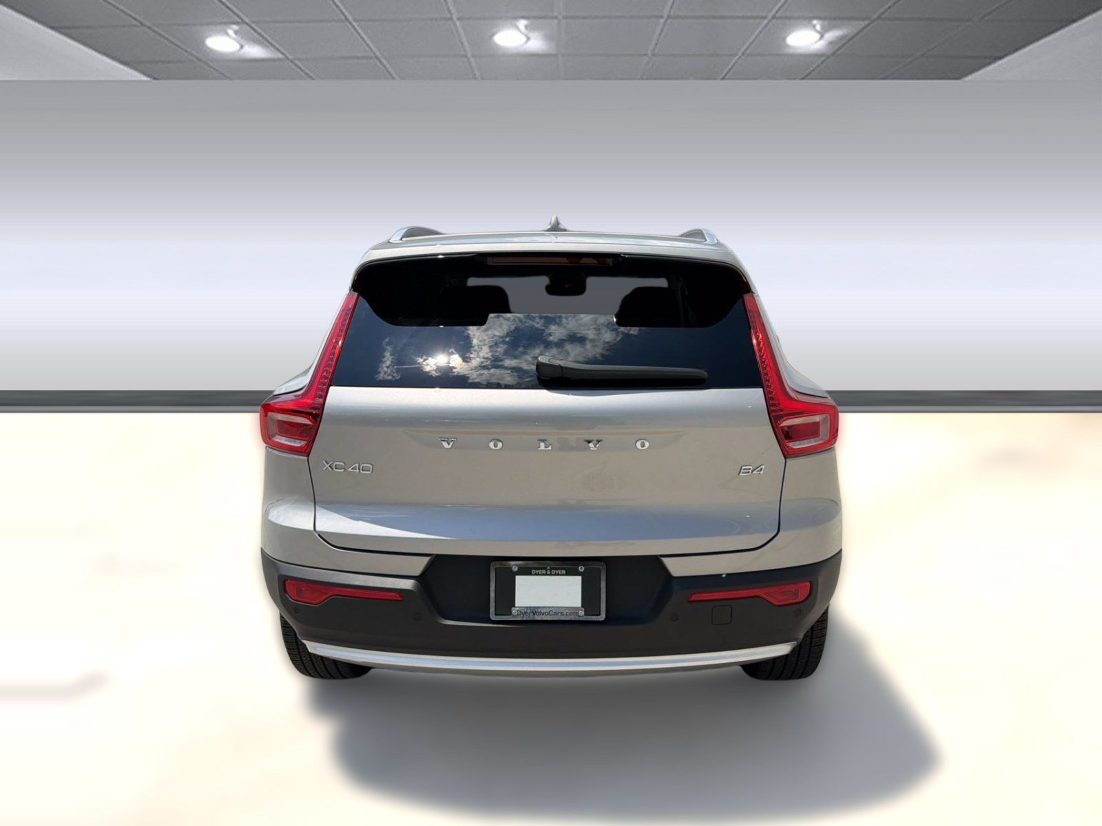 Used 2023 Volvo XC40 B4 Plus w/ Protection Package Premier FWD image 10