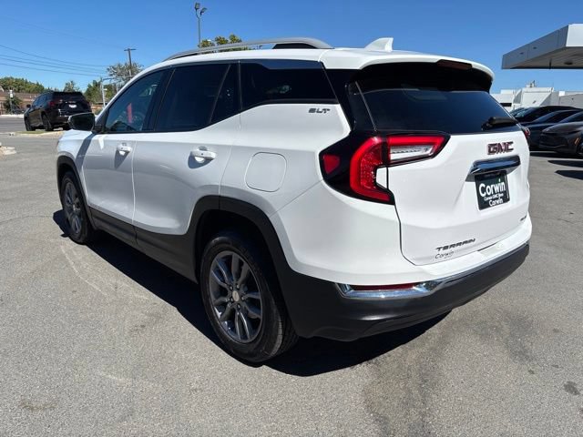 Used 2024 GMC Terrain SLT AWD/4WD image 3