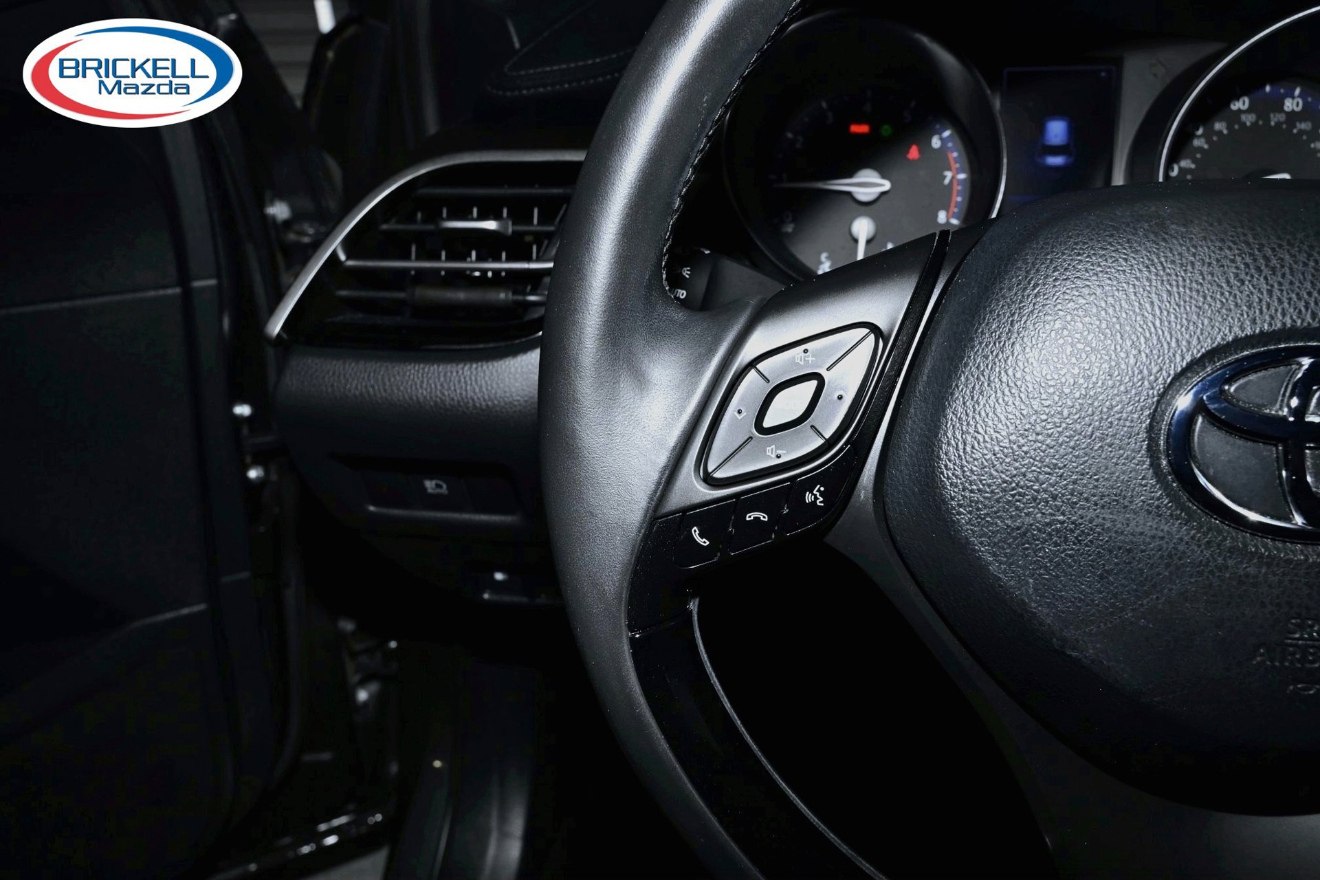Used 2018 Toyota C-HR XLE FWD image 30