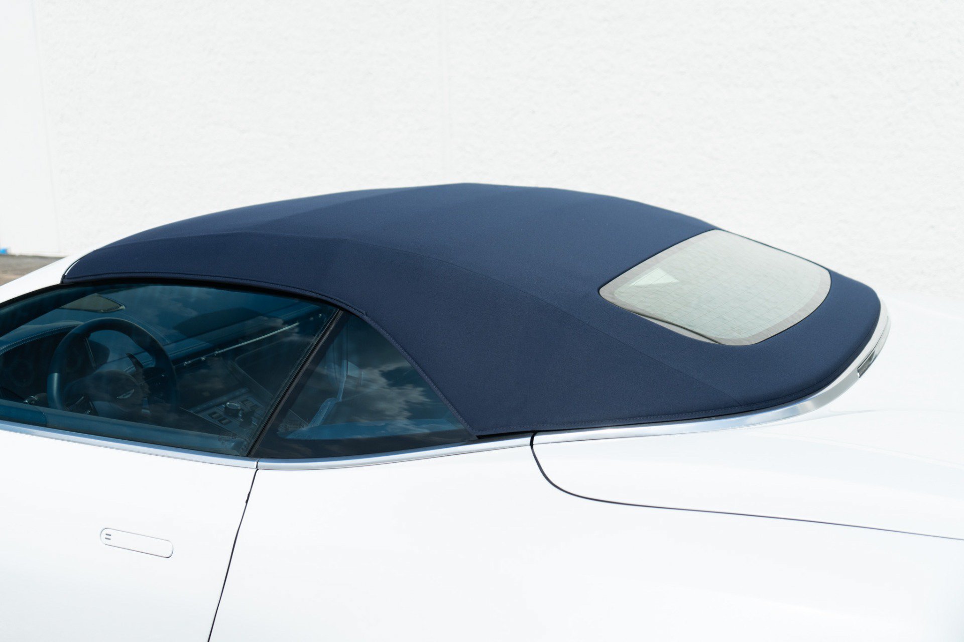 Used 2025 Aston Martin DB12 Convertible RWD image 39