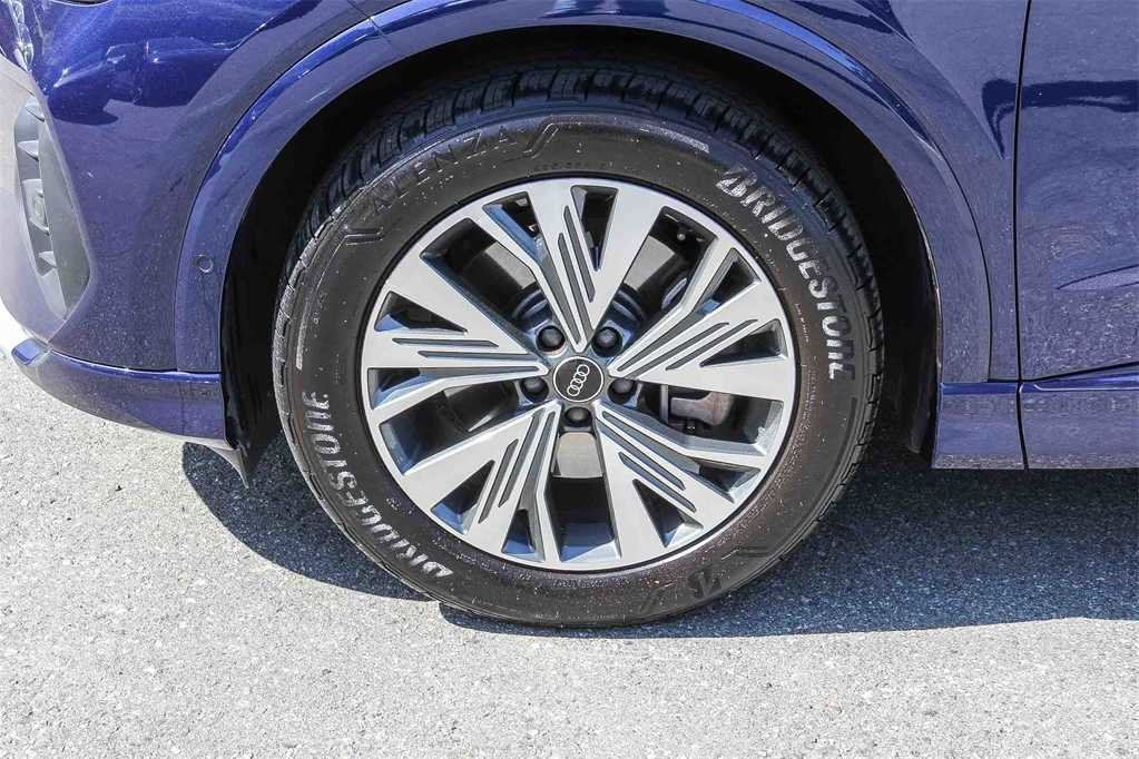 Used 2023 Audi Q4 e-tron Premium Plus w/ Premium Plus image 9