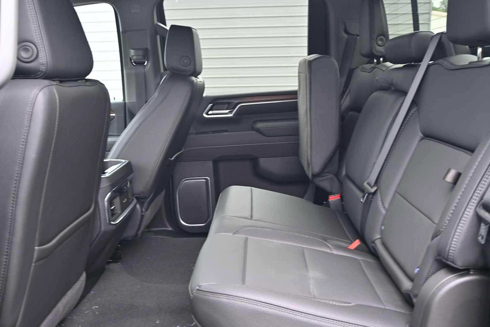 New 2026 GMC Sierra 3500 Denali w/ Technology Package AWD/4WD image 28