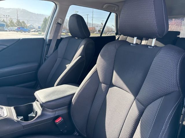 Used 2022 Subaru Outback Premium image 11