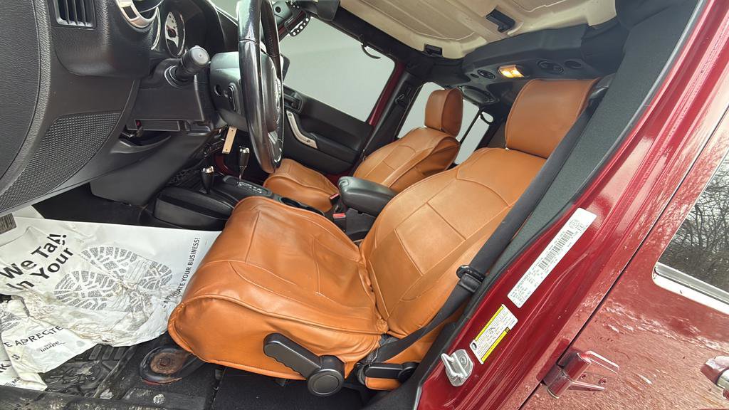 Used 2012 Jeep Wrangler Unlimited Sahara image 16