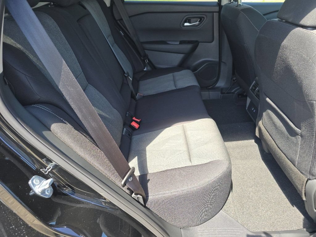 New 2026 Nissan Rogue SV w/ Cold Weather Package AWD/4WD image 17