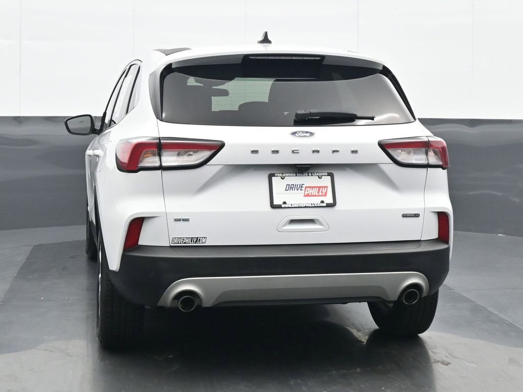 Used 2022 Ford Escape SE image 5