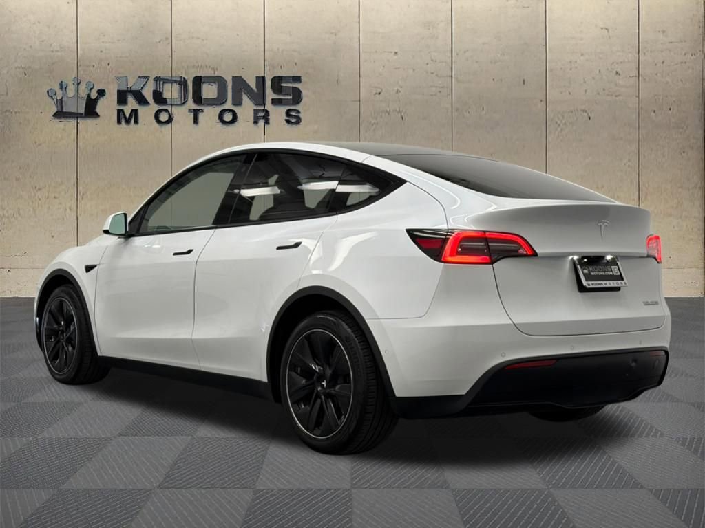 Used 2021 Tesla Model Y Long Range image 6