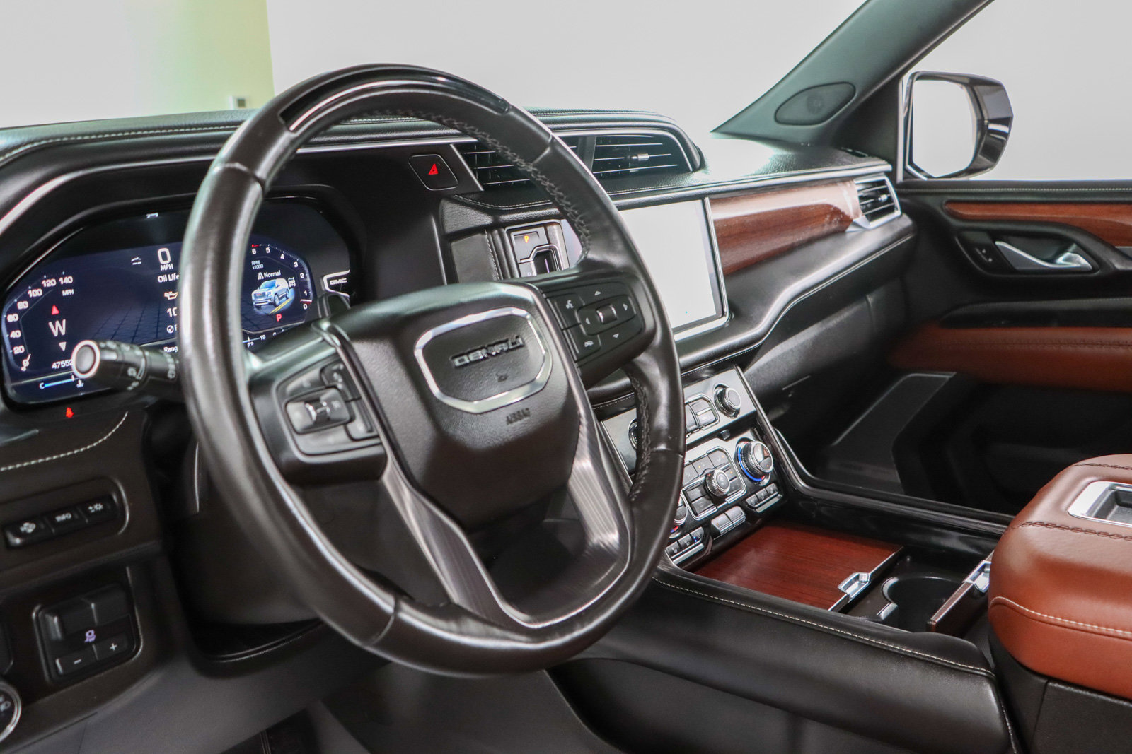 Used 2023 GMC Yukon Denali Ultimate image 28