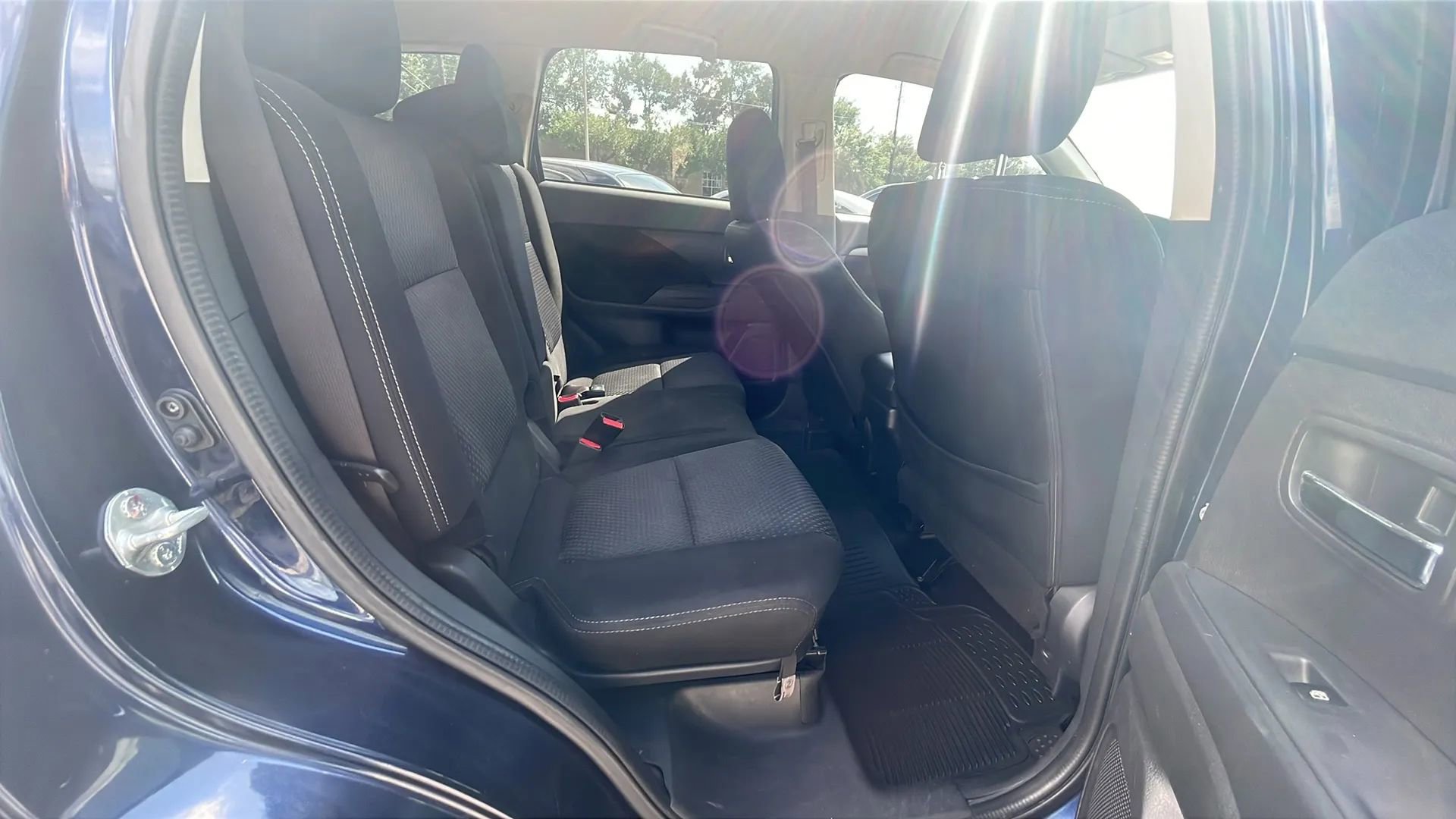 Used 2018 Mitsubishi Outlander LE image 16