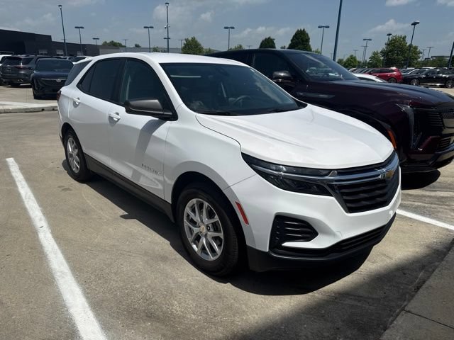 Used 2023 Chevrolet Equinox LS w/ LS Convenience Package FWD image 1