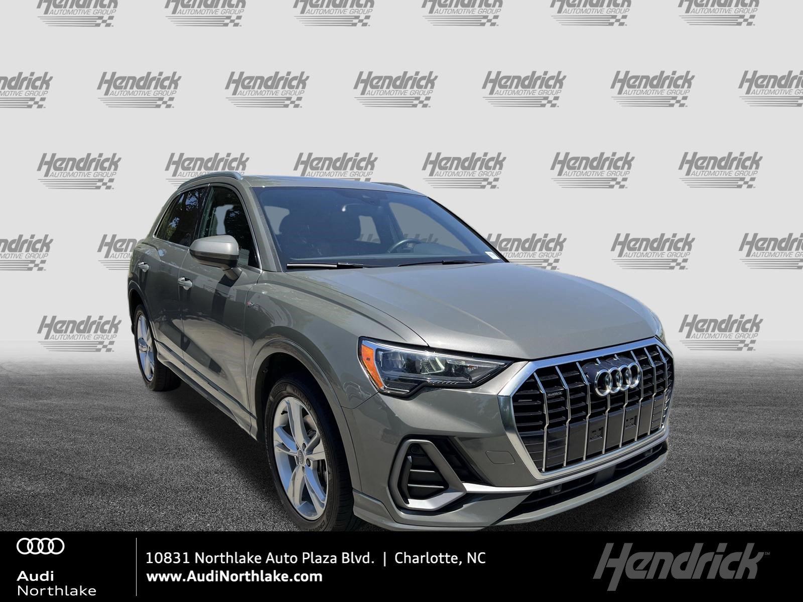 Used 2020 Audi Q3 2.0T Premium w/ Convenience Package AWD/4WD image 1