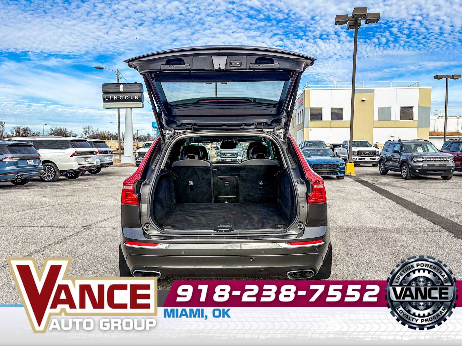 Used 2018 Volvo XC60 T6 Inscription w/ Advanced Package image 15