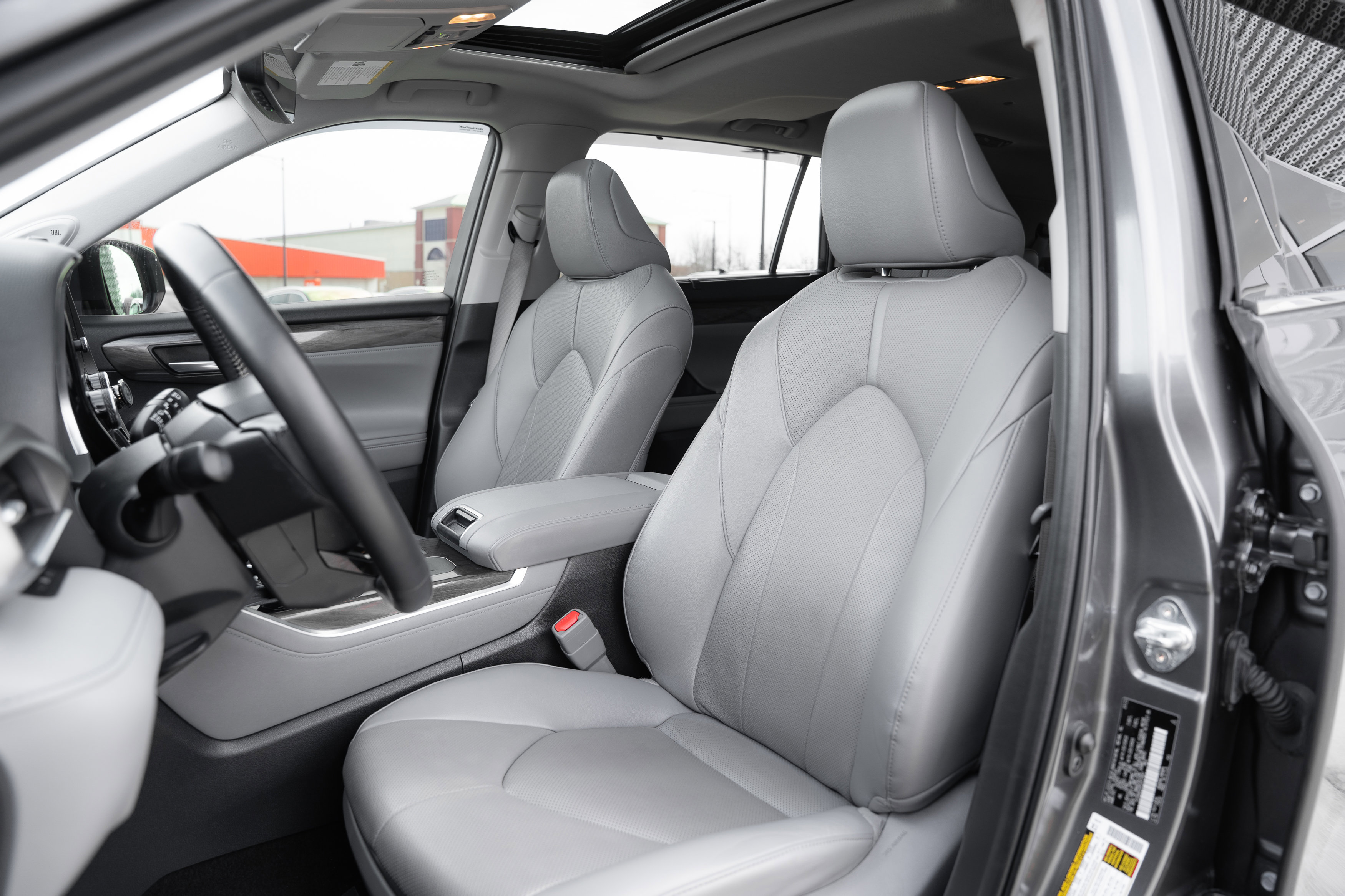 Used 2023 Toyota Highlander Limited image 23