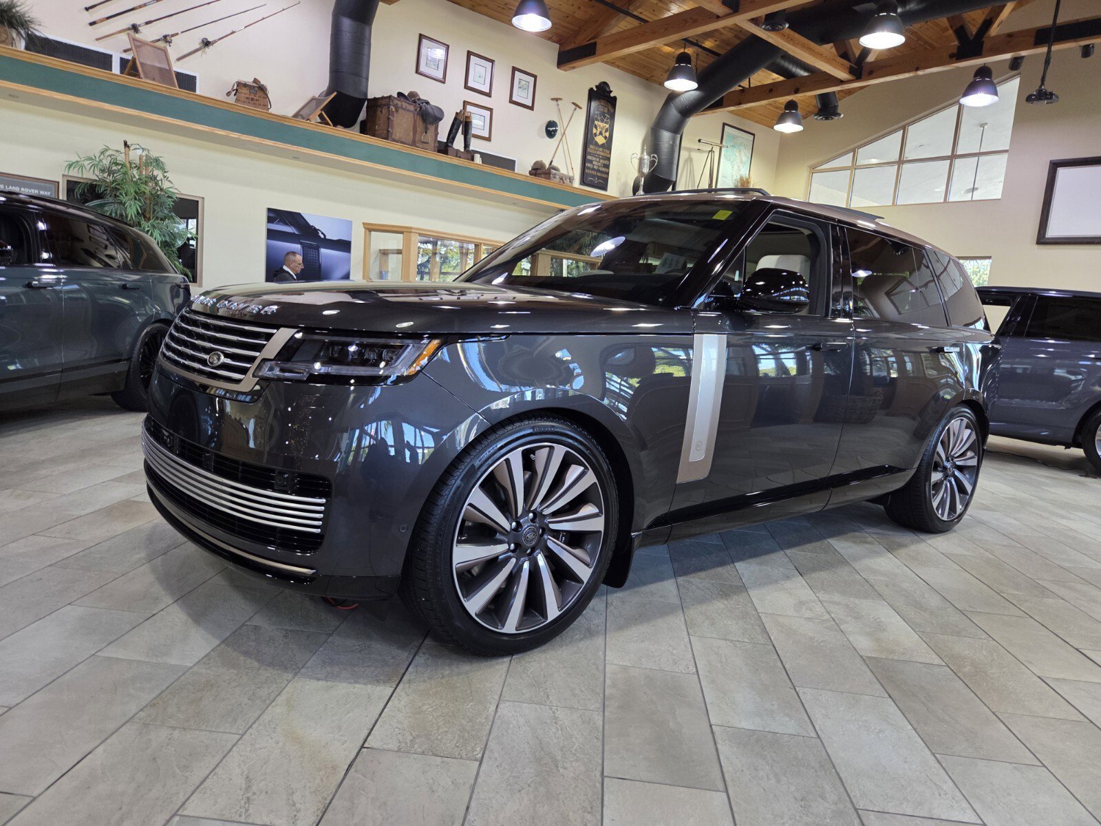 Used 2025 Land Rover Range Rover SV