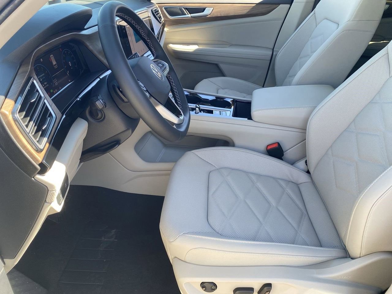 New 2026 Volkswagen Atlas SE image 15