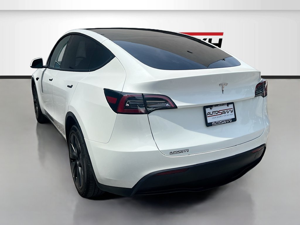 Used 2024 Tesla Model Y Long Range RWD image 5