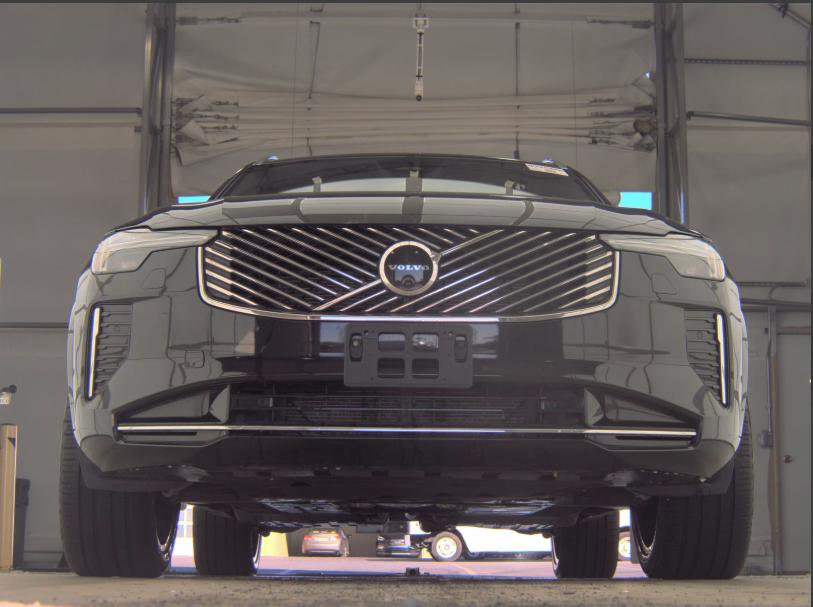 Used 2025 Volvo XC90 B6 Plus image 14