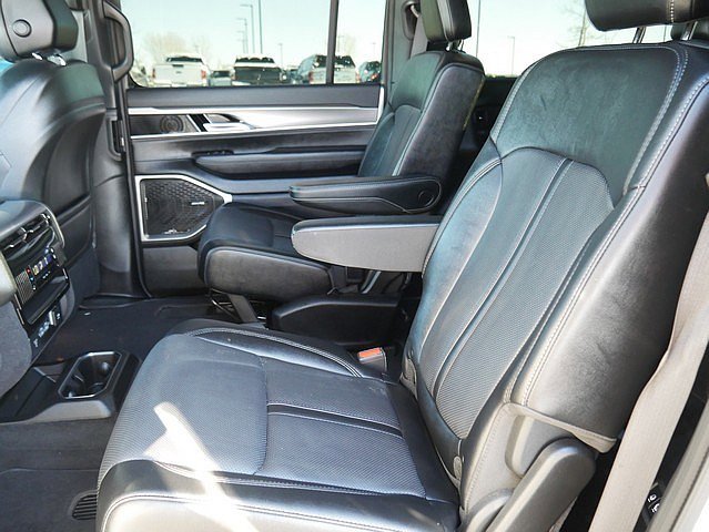Used 2024 Jeep Wagoneer Series II image 16