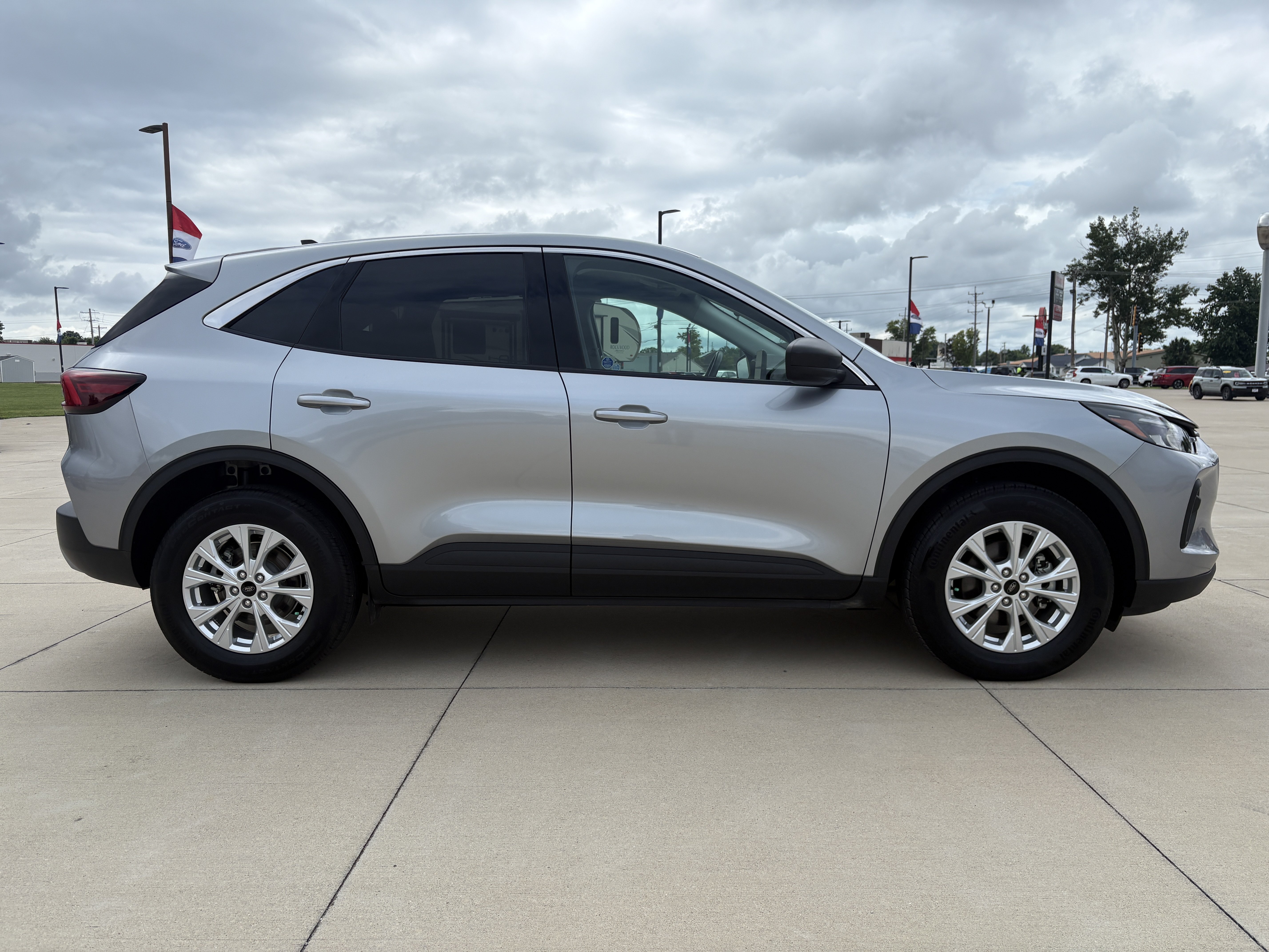 Used 2024 Ford Escape Active AWD/4WD image 3