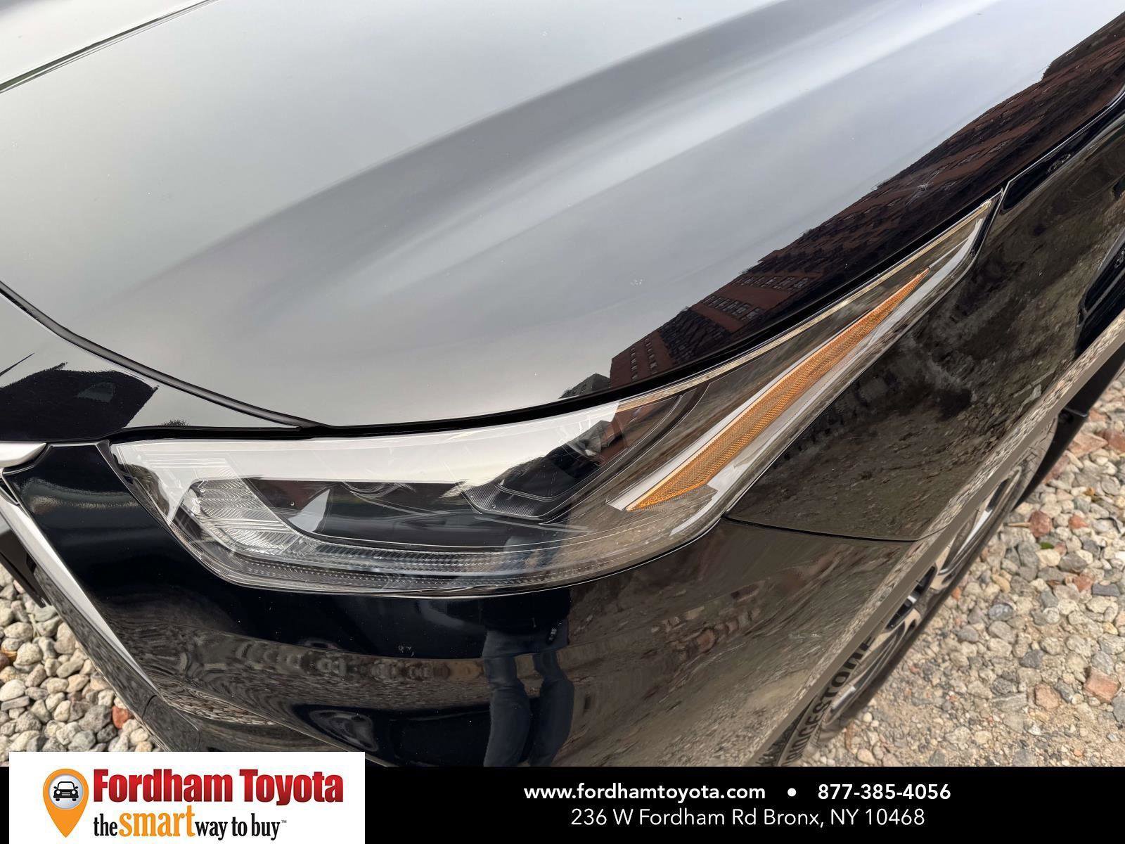 Used 2023 Toyota Highlander XLE image 8